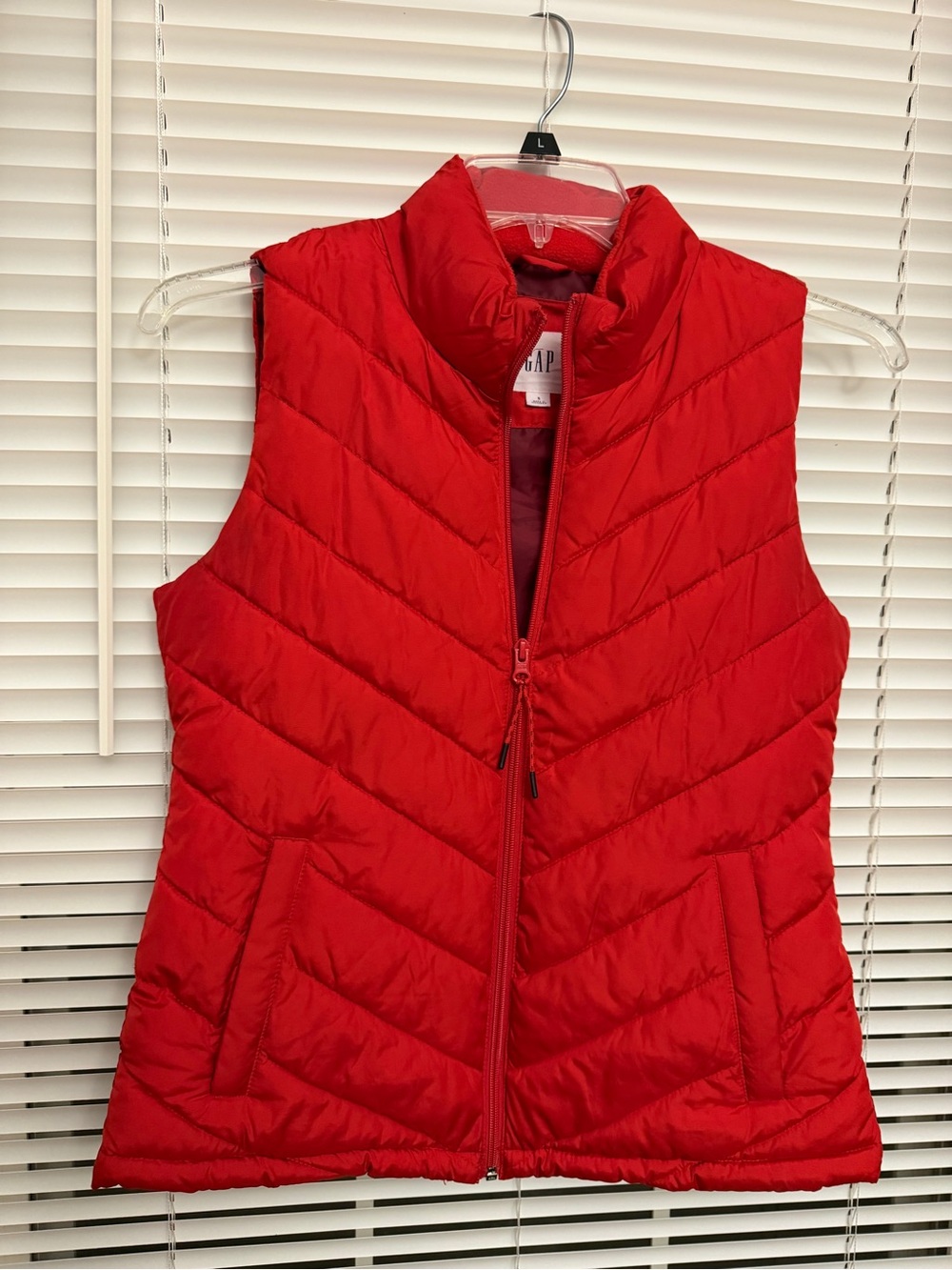 GAP Women's Bright Red Quilted Puffer Vest
